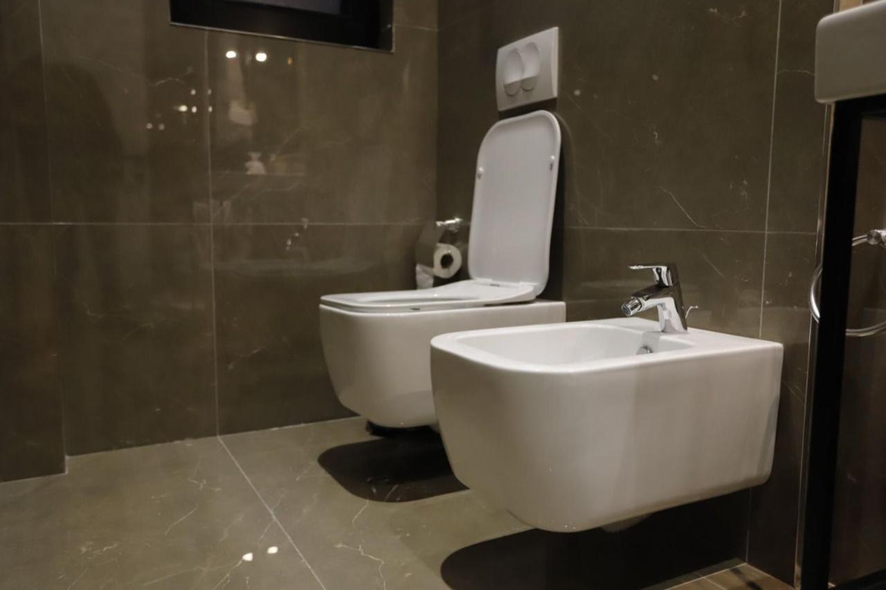 Admiral Hotel Elbasan Buitenkant foto