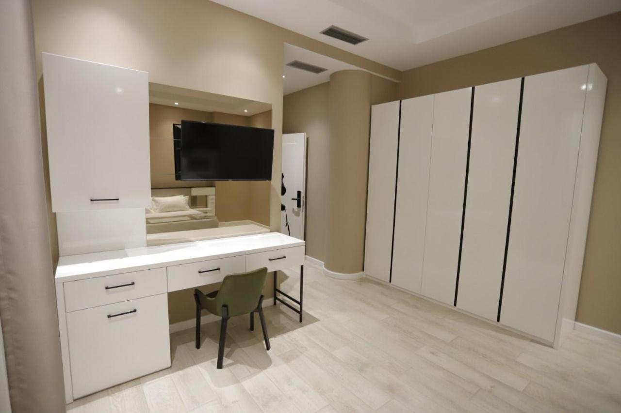 Admiral Hotel Elbasan Buitenkant foto