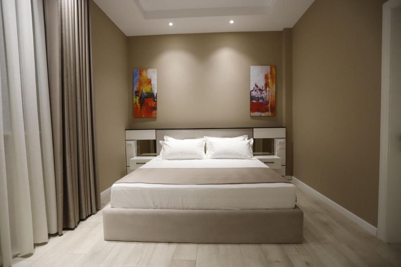Admiral Hotel Elbasan Buitenkant foto