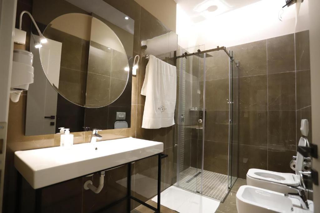 Admiral Hotel Elbasan Kamer foto