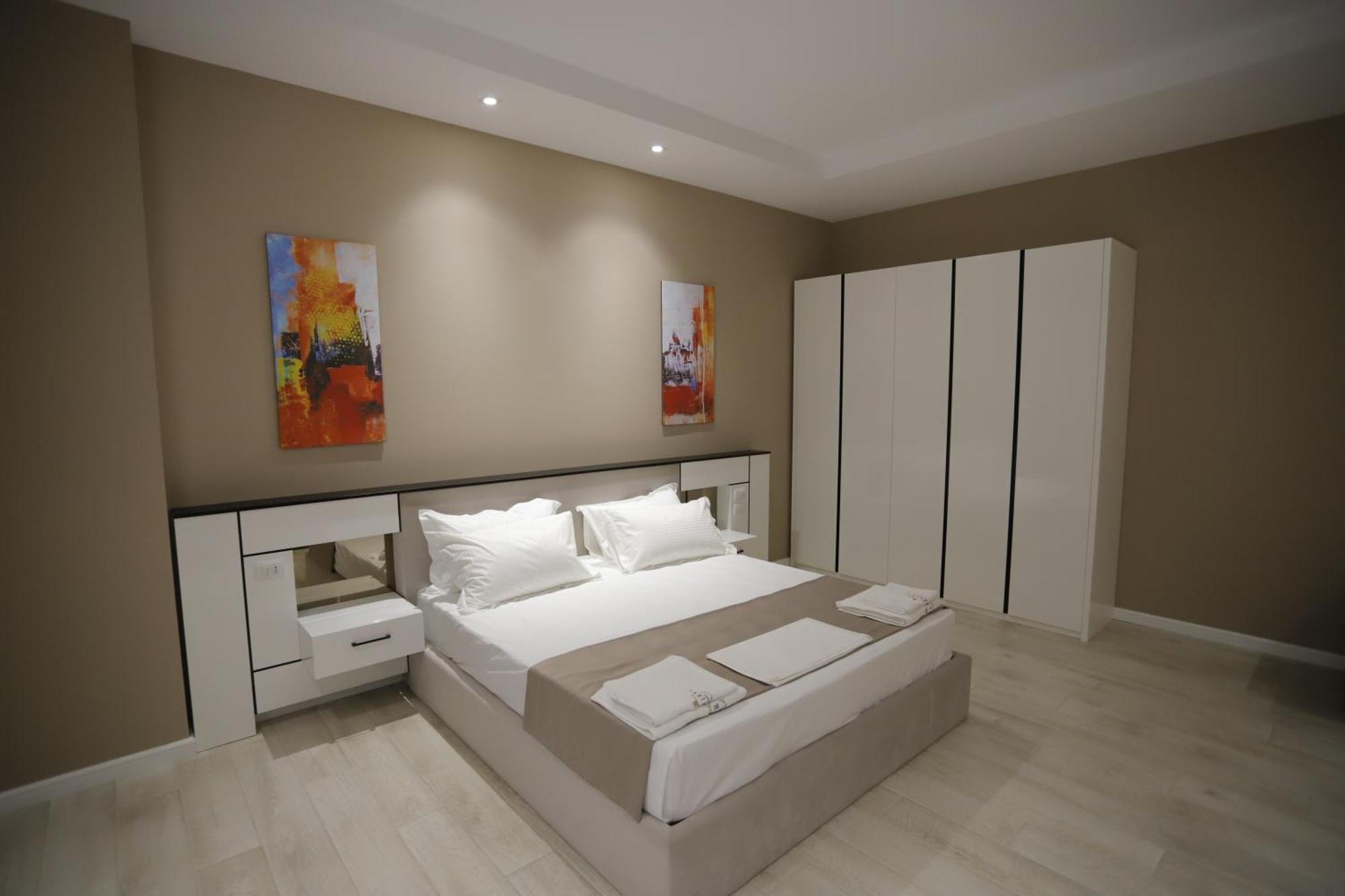 Admiral Hotel Elbasan Buitenkant foto